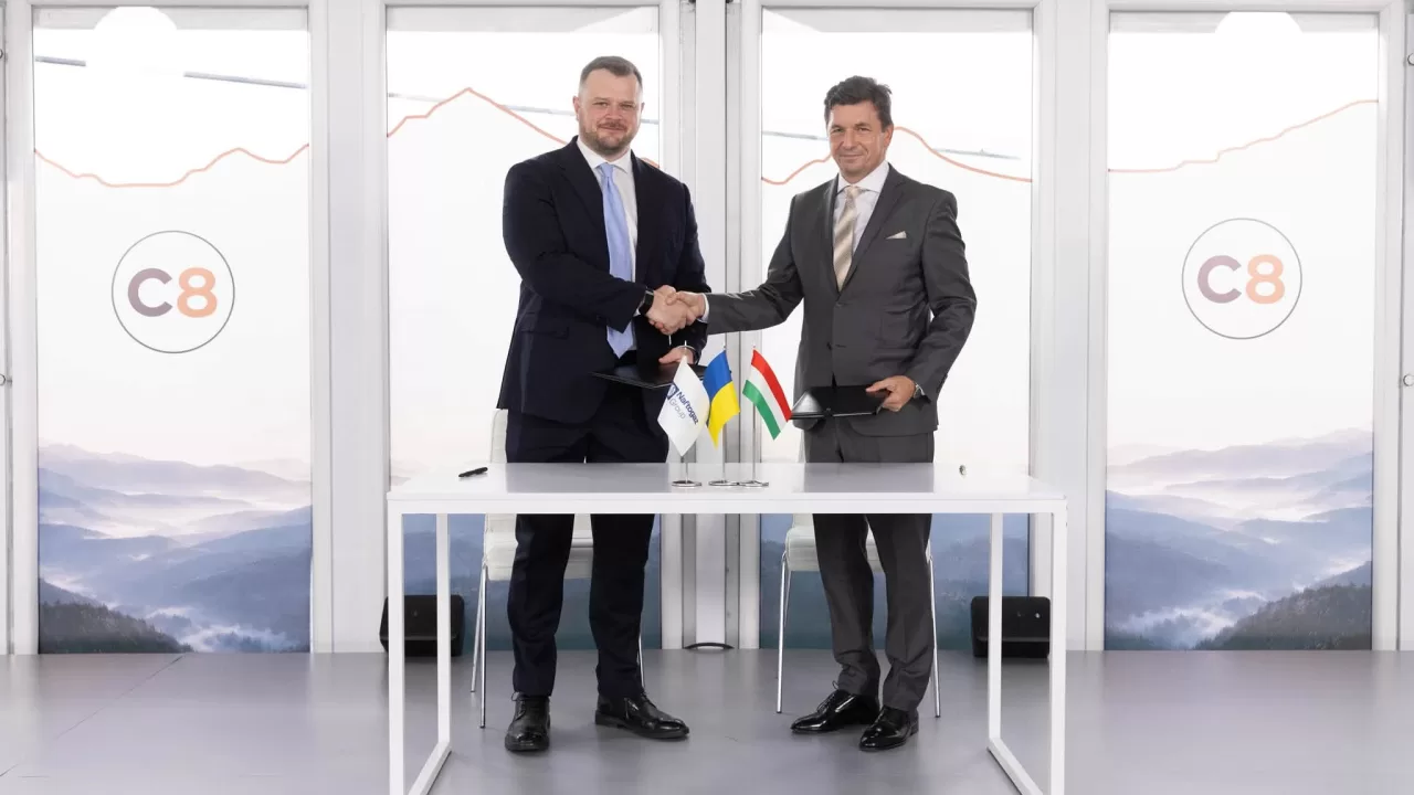 "Нафтогаз" і MOL домовилися про будівництво сховищ пального в Угорщині для потреб України / Фото: Facebook Сергій Федоренко