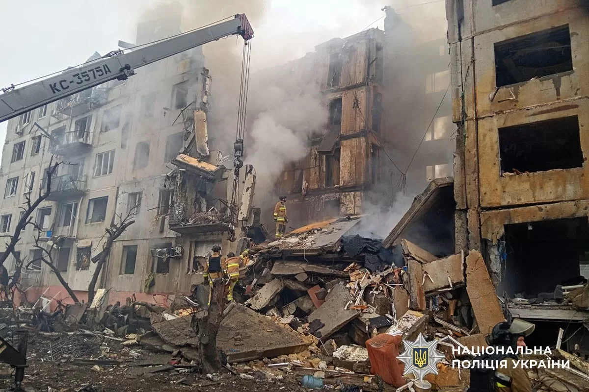 Damaged apartment building in Oleksandrivka, Donetsk Oblast after a Russian glide bomb strike, September 23, 2026