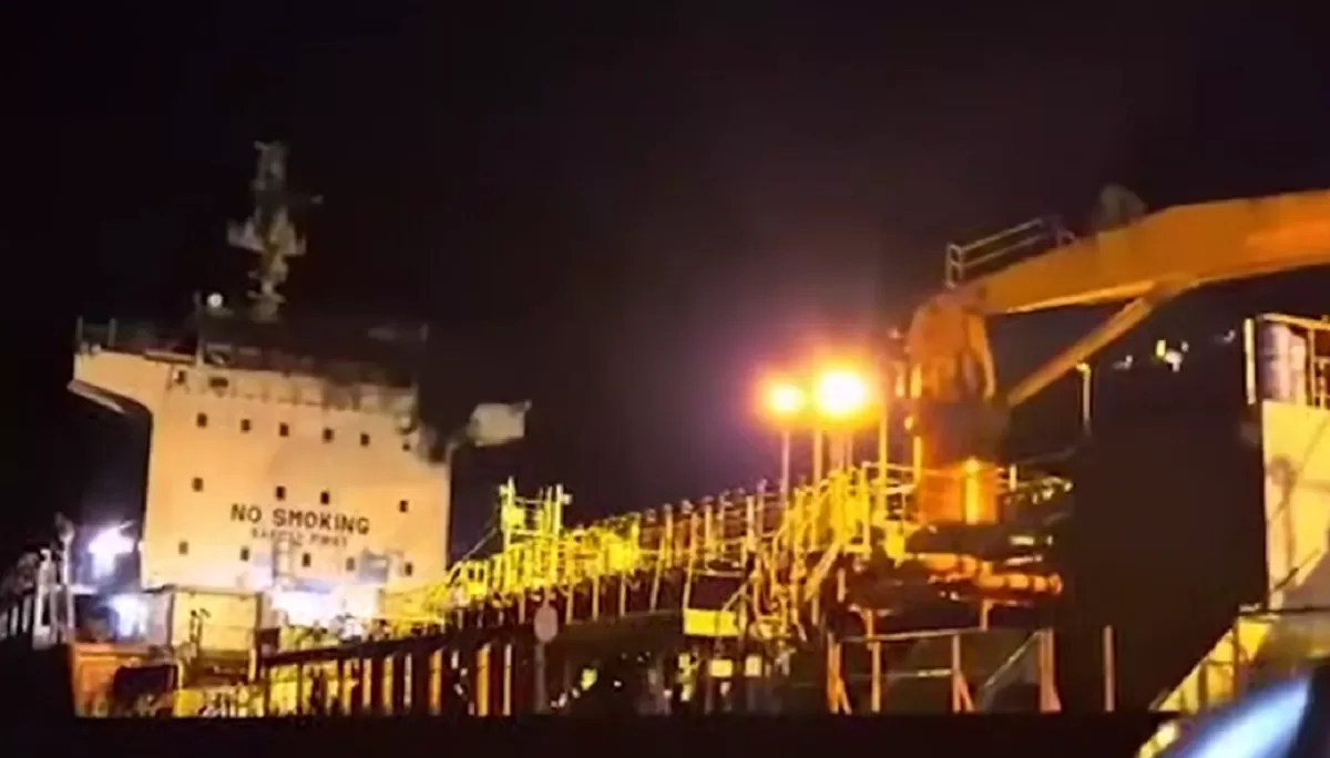 Рятувальна операція Морської охорони ДПСУ після атаки РФ на цивільне судно / Фото: Скриншот