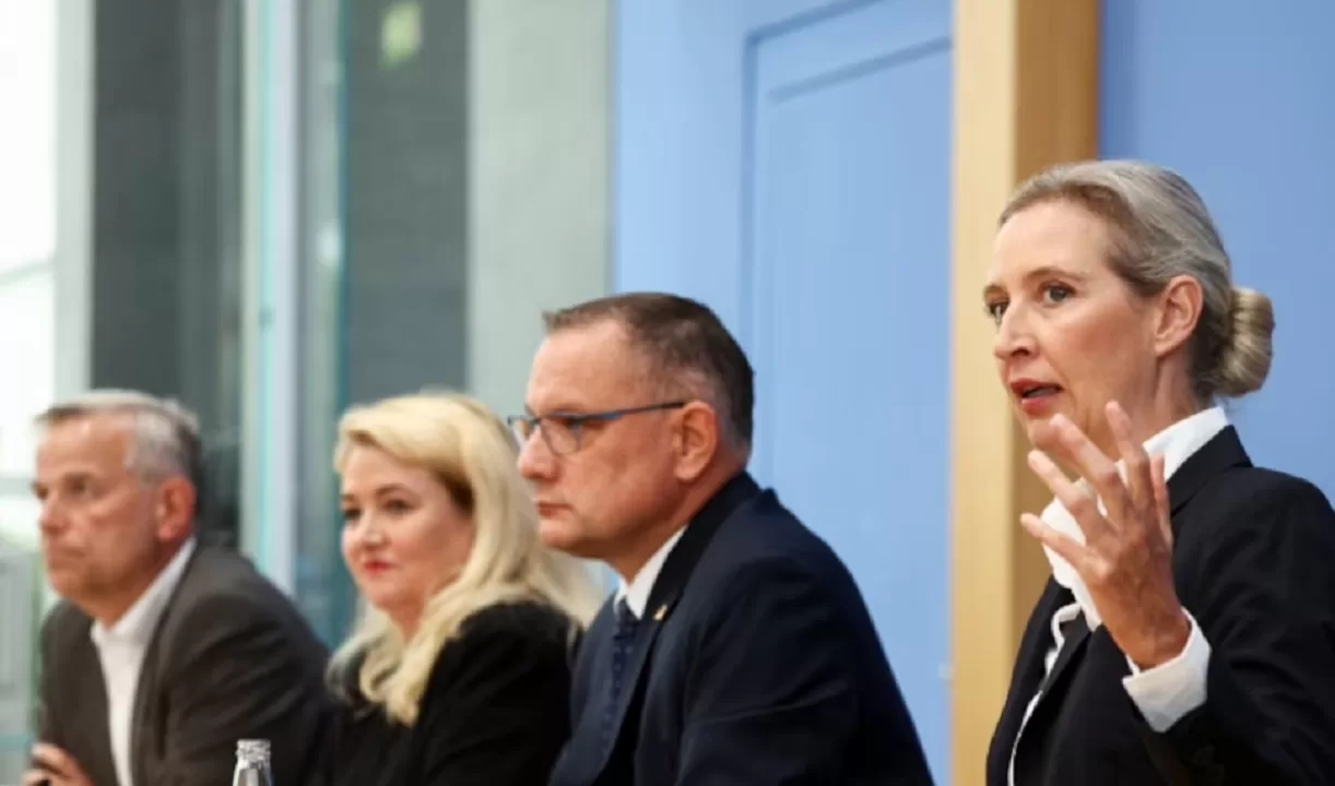 Представники партії "Альтернатива для Німеччини" (AfD) після земельних виборів у Німеччині під час спілкування із журналістами у будівлі Федеральної пресконференції в Берліні / Фото: REUTERS/Liesa Johannssen