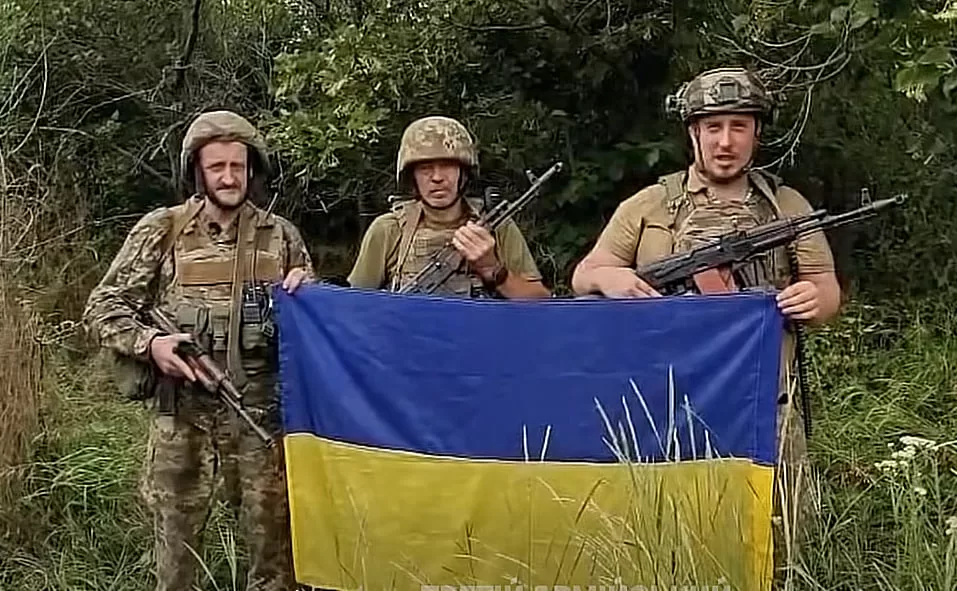 Украинские военные в деоккупированном населенном пункте Донецкой области / Скриншот