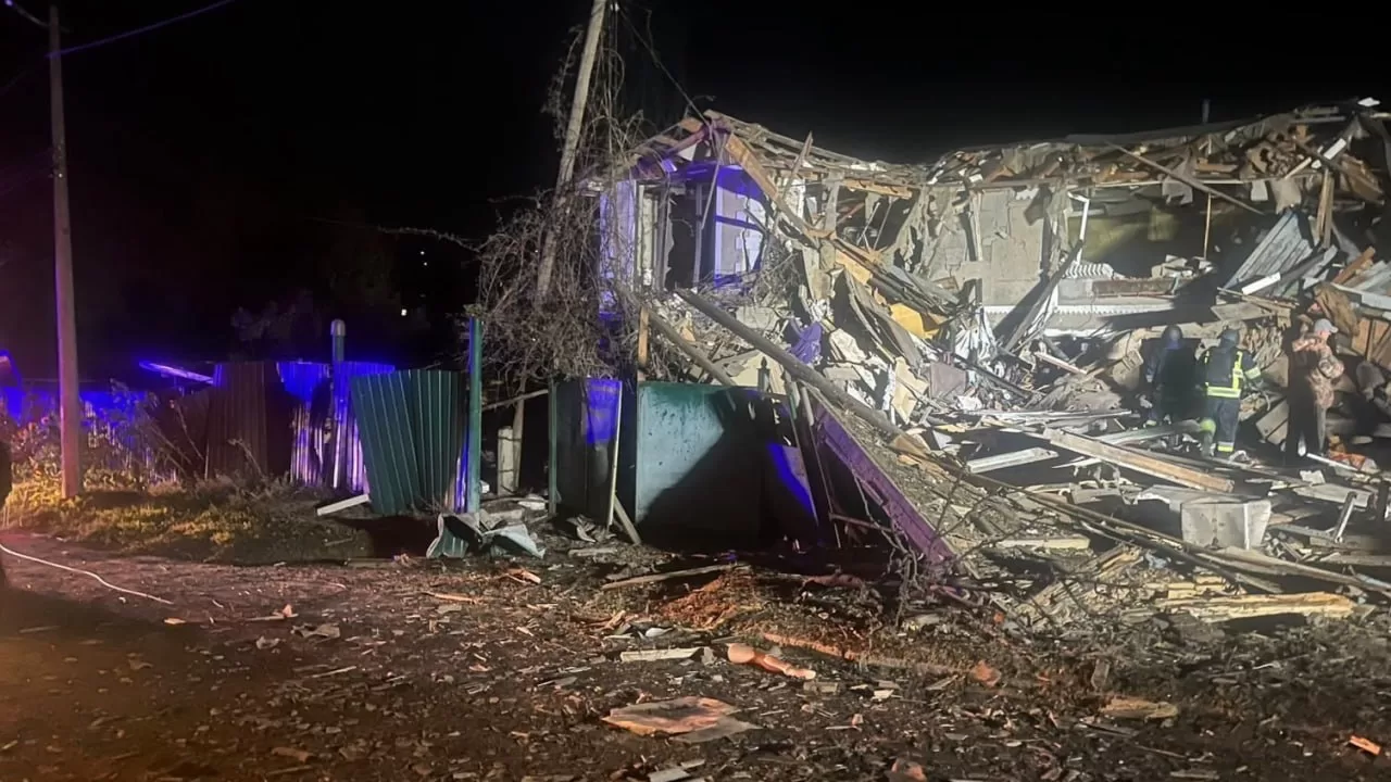 A house destroyed following a Russian attack on the Kyiv region / Photo: NPU