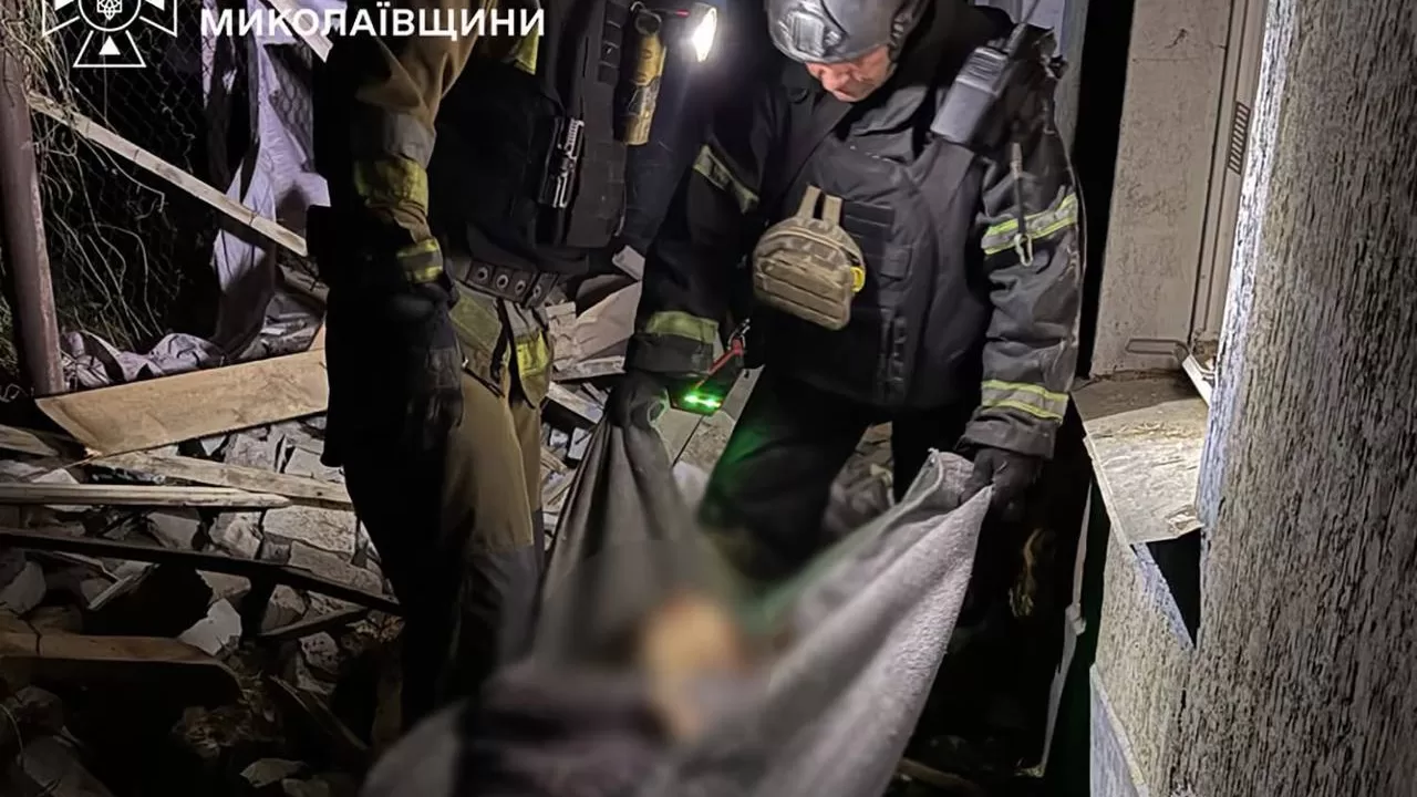 Aftermath of a Russian attack on a private house in the village of Dmytrivka, Mykolaiv region / Photo: State Emergency Service of Mykolaiv region