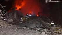 Спасатели ГСЧС ликвидируют пожар среди разрушенных зданий после российского обстрела в Днепропетровской области / Иллюстративное фото: ГСЧС Днепропетровской области