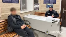 В центре Одессы задержали мужчину после нападения на работницу кофейни / Фото: Нацполиция