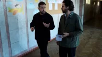 Інтерв'ю Financial Times відбулося в укритті під київською школою, яка незадовго до цього зазнала удару російського реактивного безпілотника / Фото: FT
