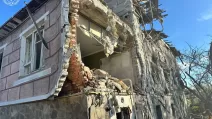 Поврежденный жилой дом в Харькове после российского авиаудара / Фото: Харьковская областная прокуратура