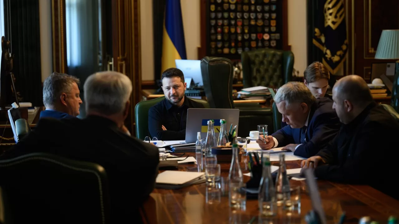 Владимир Зеленский во время рабочего совещания в Офисе президента / Фото: Офис президента Украины