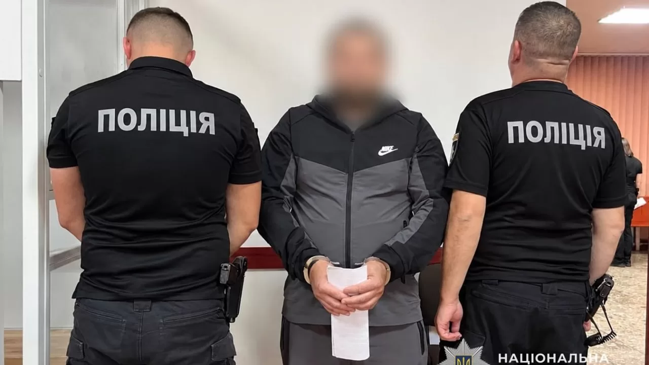 Задержанный в Закарпатье 36-летний мужчина, которого подозревают в развращении 12-летней падчерицы / Фото: Полиция Закарпатской области