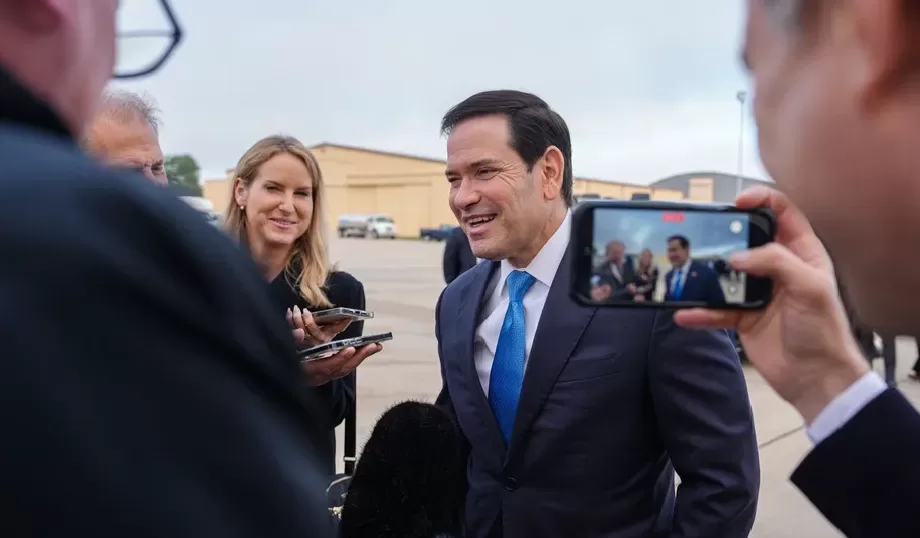 Госсекретарь США Марко Рубио во время общения с журналистами / Фото: Secretary Marco Rubio / X