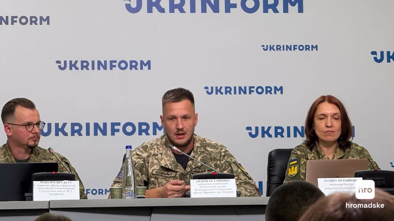 Полковник Андрій Остапенко під час презентації "Дронових сил" Сухопутних військ / Фото: Діана Буцко / hromadske