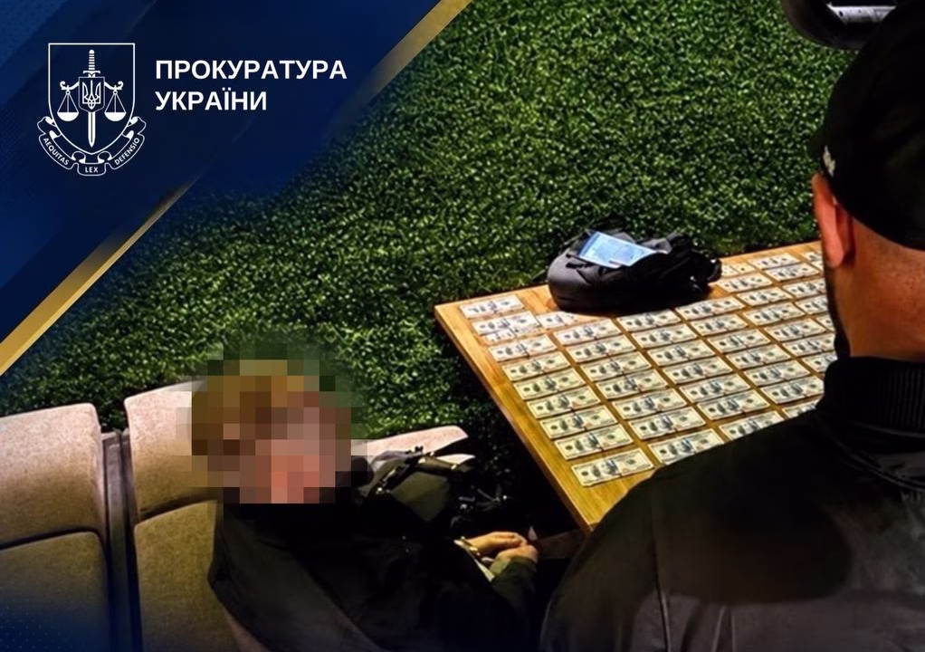 Адвокат, якому повідомили про підозру у вимаганні $25 тисяч за "вирішення питання" з ТЦК та оформленням інвалідності / Фото: Київська обласна прокуратура