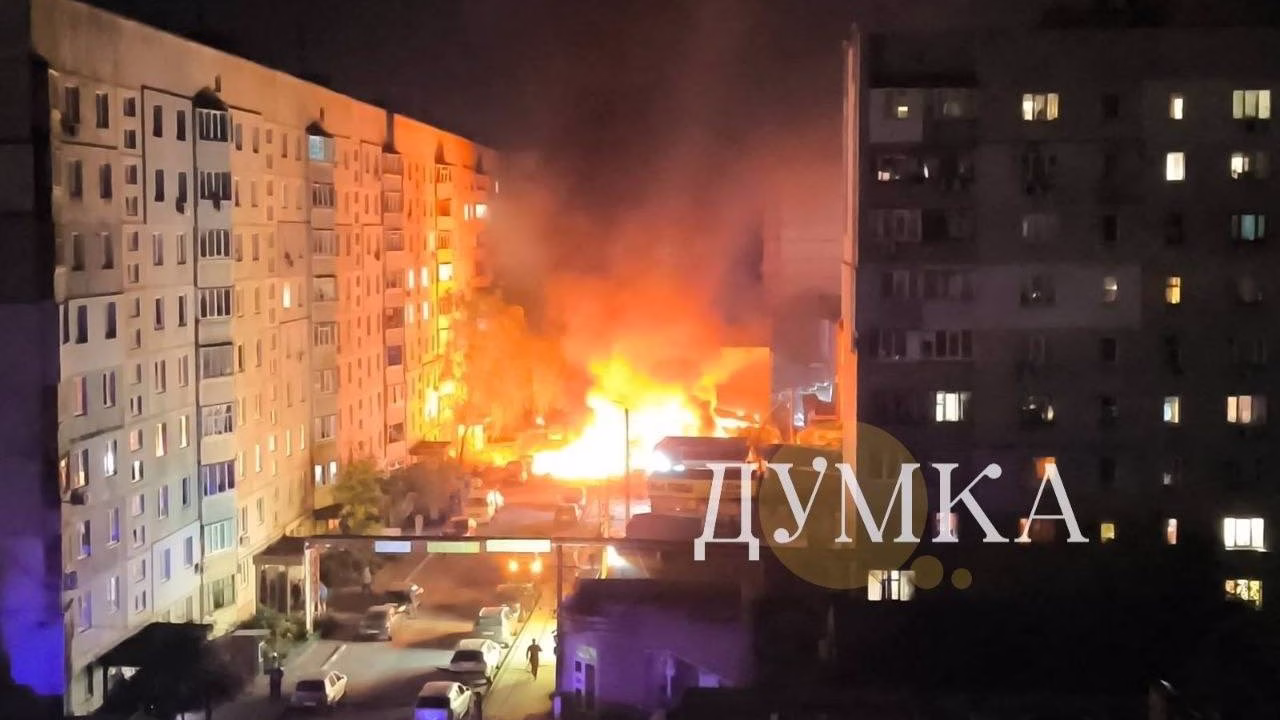 Російська ракета влучила в магазин у передмісті Харкова / Фото: Думка