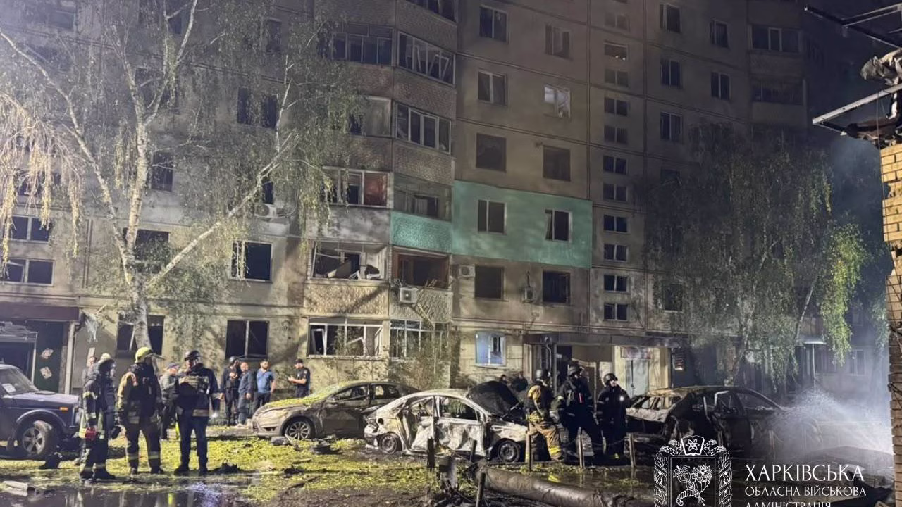 Поврежденный многоэтажный дом в Харькове после российского удара / Фото: Харьковская ОВА