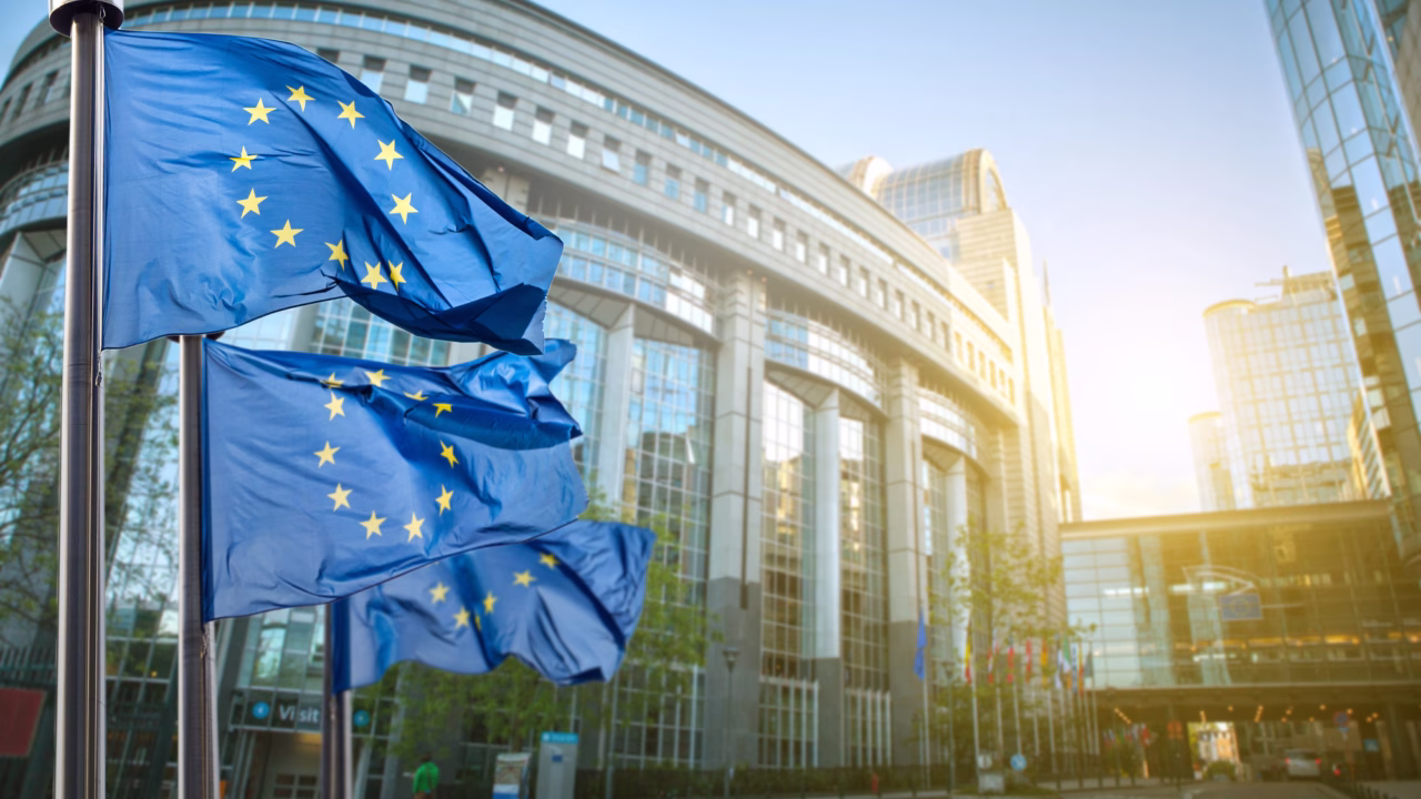 Флаги Европейского Союза возле здания Европарламента / Иллюстративное фото: Depositphotos