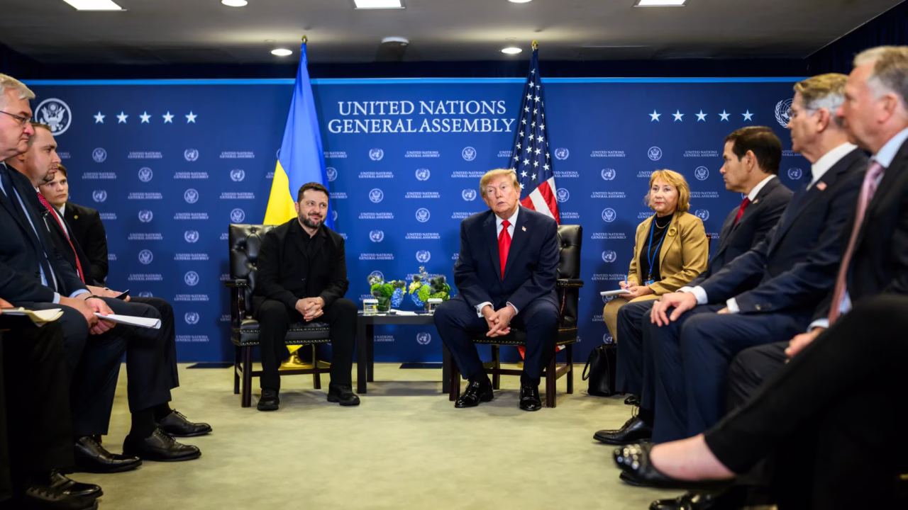 Президент Украины Владимир Зеленский и президент США Дональд Трамп во время встречи на полях Генеральной Ассамблеи ООН в Нью-Йорке, 22 сентября 2026 года / Фото: Daniel Torok / The White House