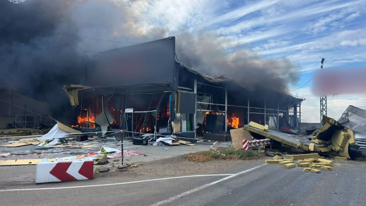 Fire at a supermarket in the Odesa region following the Russian attack / Photo: Odesa Regional Prosecutor's Office
