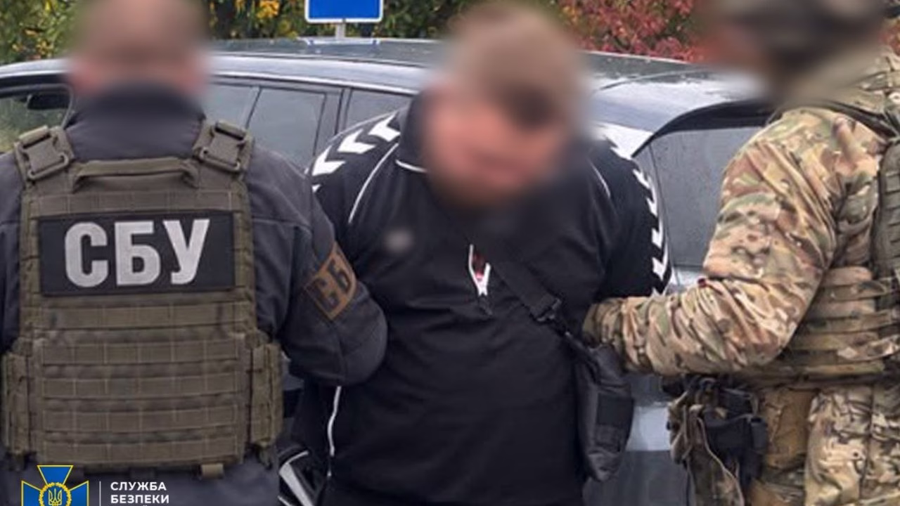 Задержание подозреваемого по делу об организации уклонения от мобилизации / Фото: СБУ