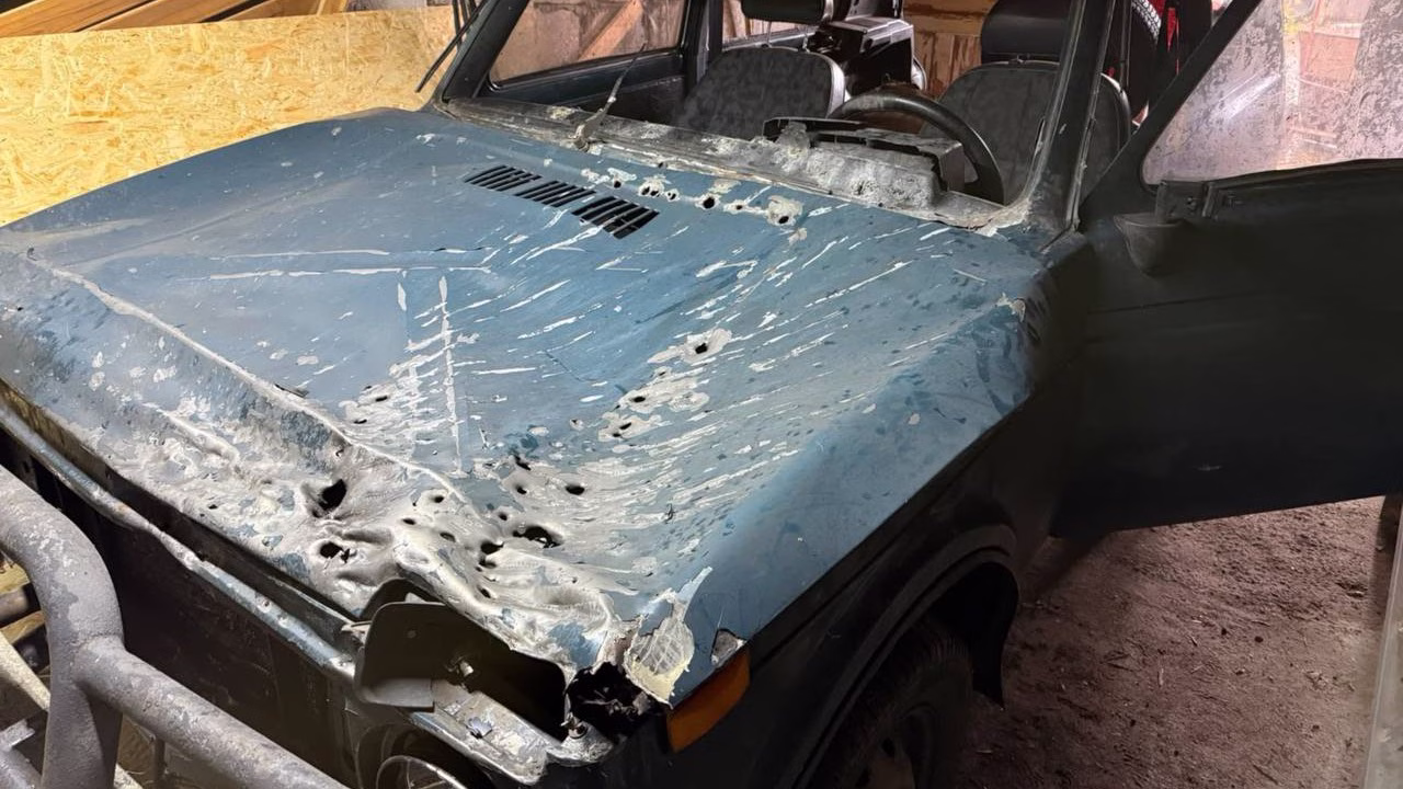 Два удара по гражданским автомобилям за час: в Харьковской области пострадали четыре человека / Фото: прокуратура Украины