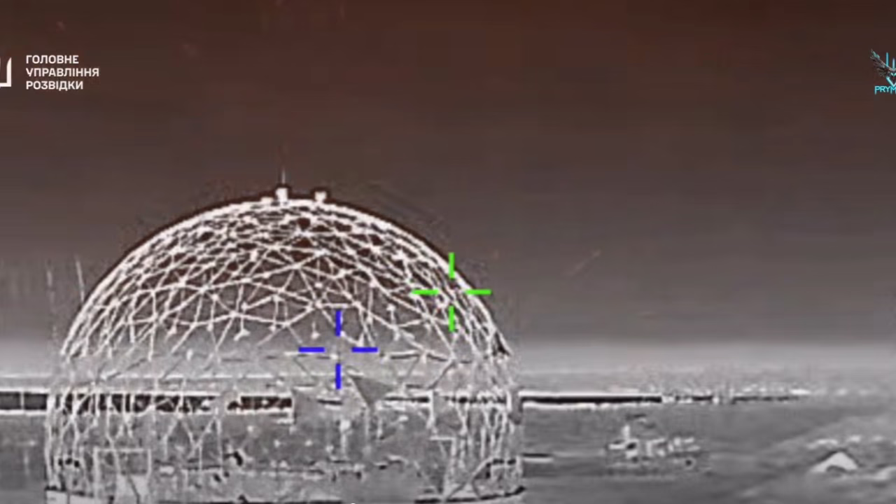 Nebo-U radar station being struck by the Prymary unit of Ukraine’s Defense Intelligence / Photo: Screenshot