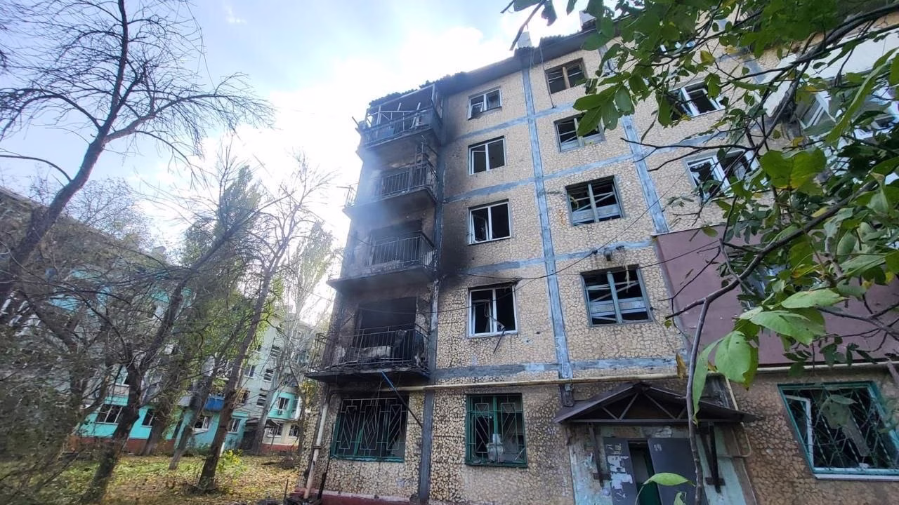 Поврежденный многоквартирный дом в Краматорске после российского обстрела / Фото: Донецкая ОВА