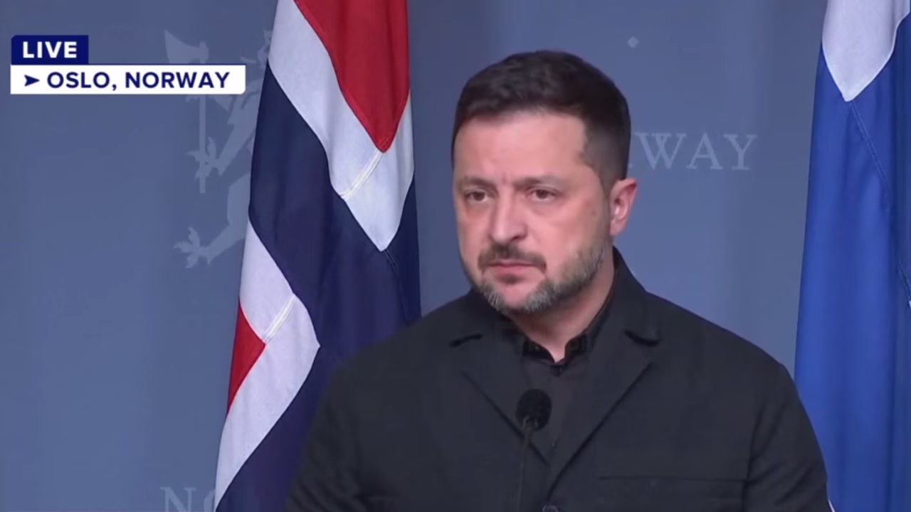 Президент України Володимир Зеленський під час спілкування з журналістами в Осло, Норвегія / Фото: скриншот трансляції