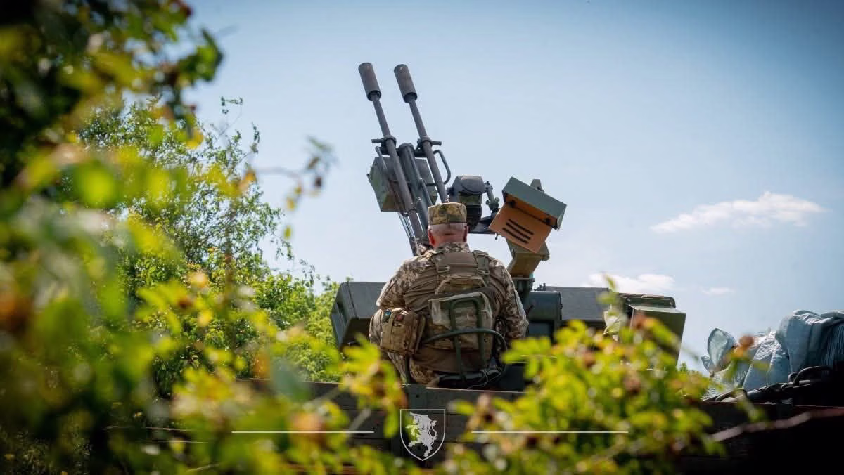 Боєць мобільної вогневої групи під час роботи засобу протиповітряної оборони / Фото: Генеральний штаб ЗСУ