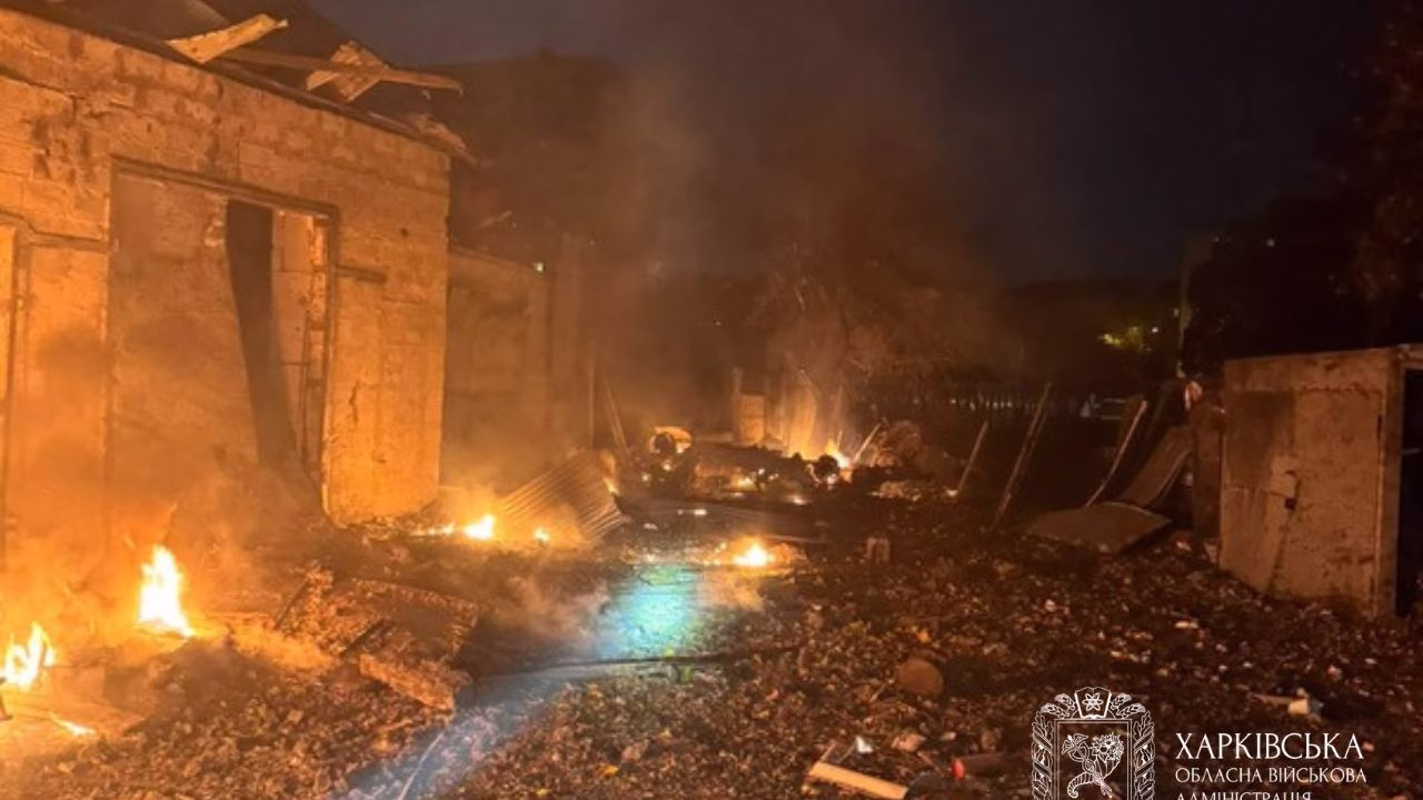 Пожар после российского обстрела в Харьковской области / Фото: Харьковская ОВА