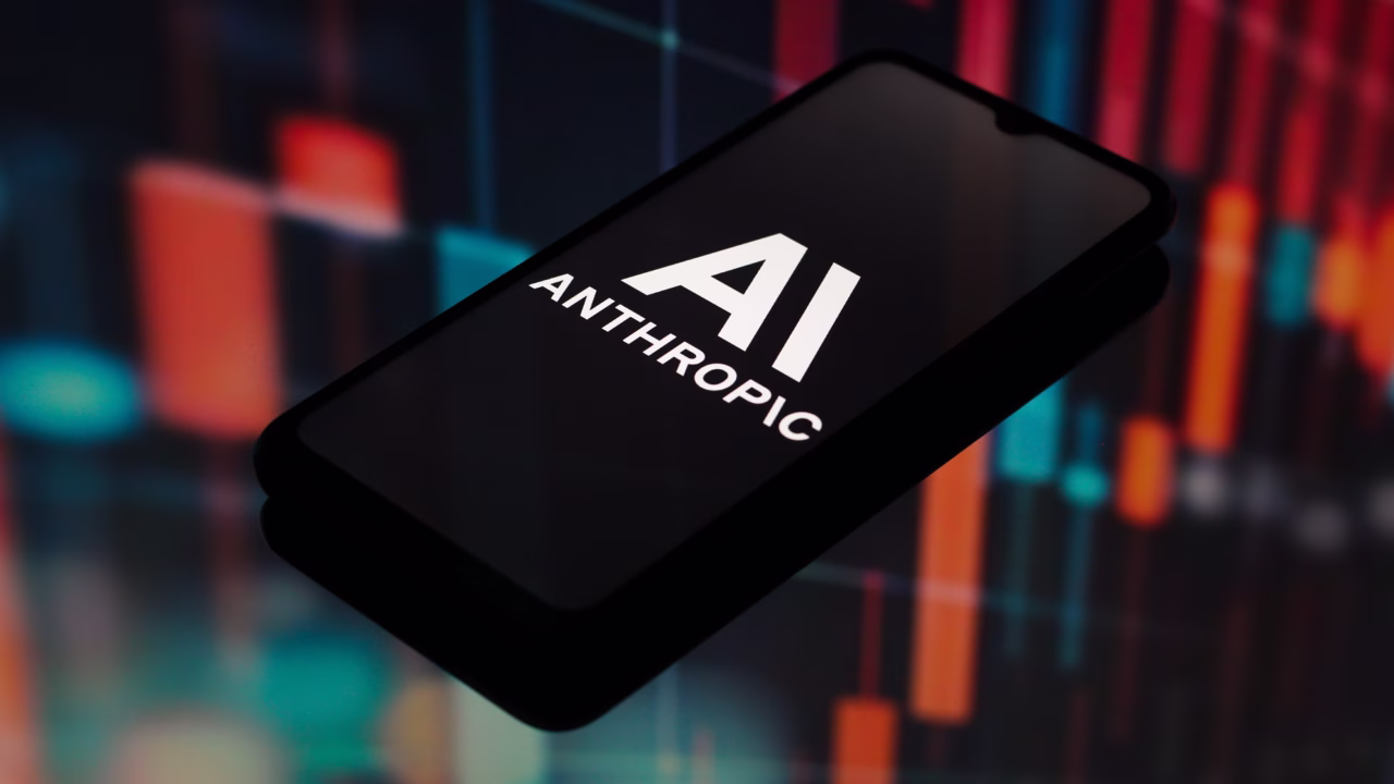 Логотип Anthropic на экране смартфона / Иллюстративное фото: Depositphotos