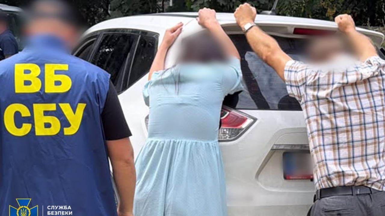 Затримання двох адвокатів, яких підозрюють у шахрайстві щодо виробника дронів / Фото: СБУ