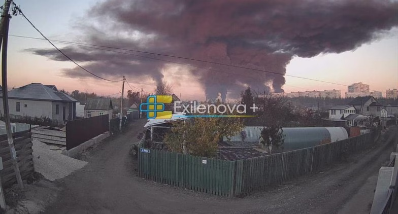 Пожежа в районі Новокуйбишевського НПЗ після атаки дронів / Фото: Exilenova+