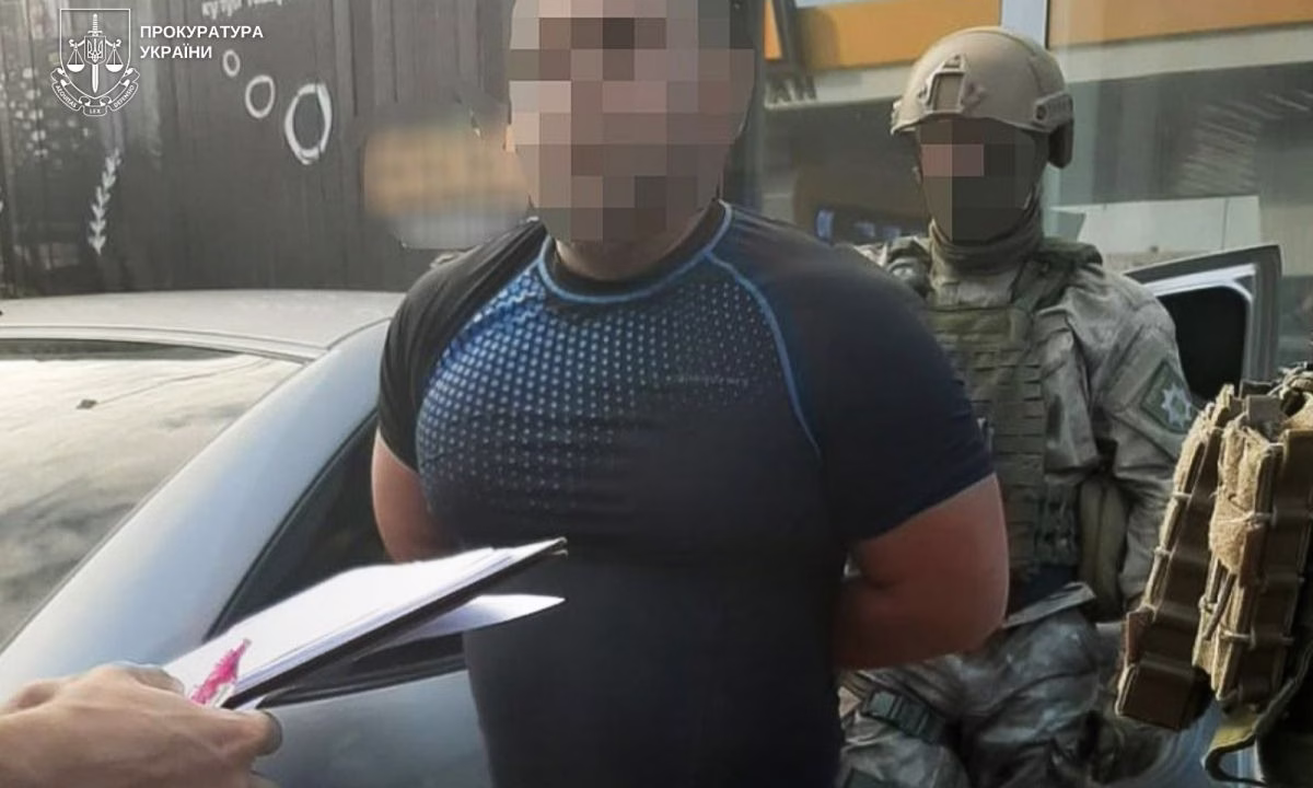 Затримання одного з учасників злочинного угруповання на Закарпатті / Фото: Офіс генерального прокурора