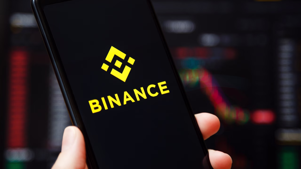 Логотип криптобіржі Binance на екрані смартфона / Ілюстративне фото: Depositphotos