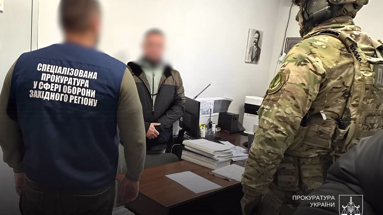 Правоохоронці проводять слідчі дії у справі про можливі зловживання під час мобілізації / Фото: Офіс генерального прокурора